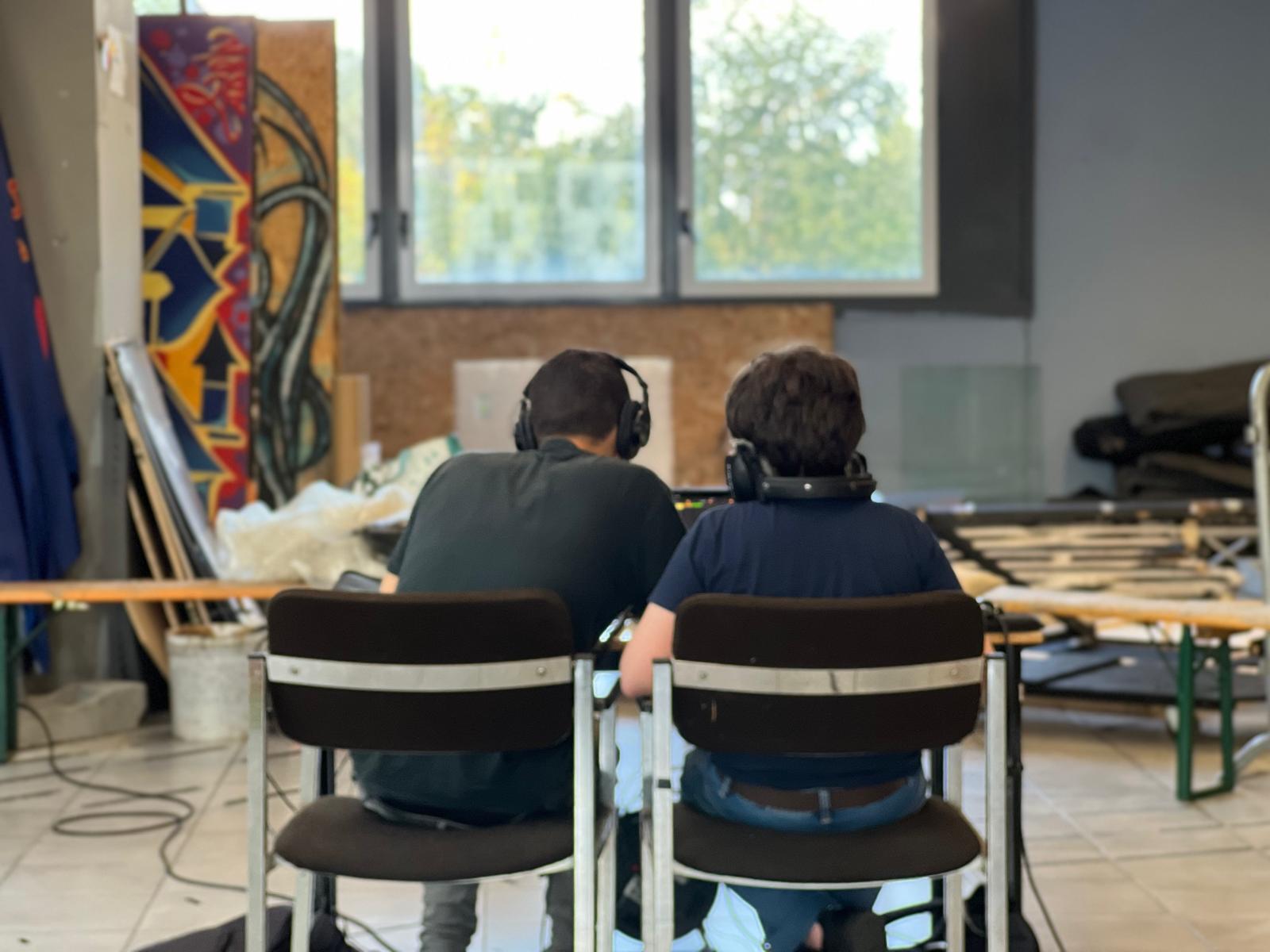 Laboratorio aperto di musica elettronica con strumenti hardware e Dato Duo